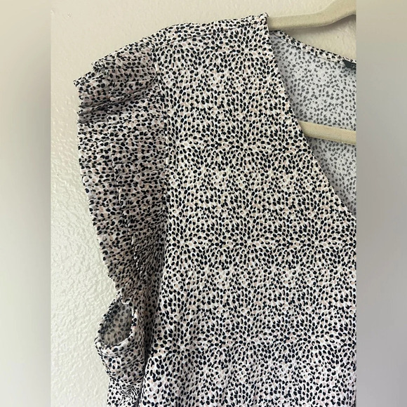 ADRIANNA PAPELL Blouse 2 for $22 ❇️ - Picture 3 of 5